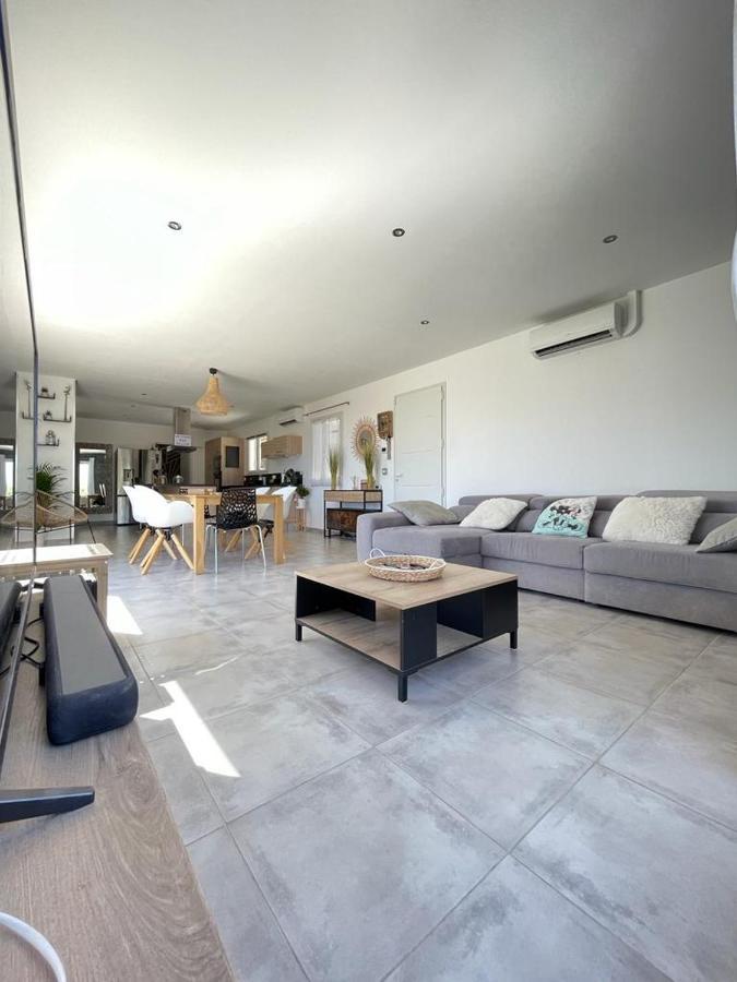 Villa Avec Piscine Cuers Εξωτερικό φωτογραφία