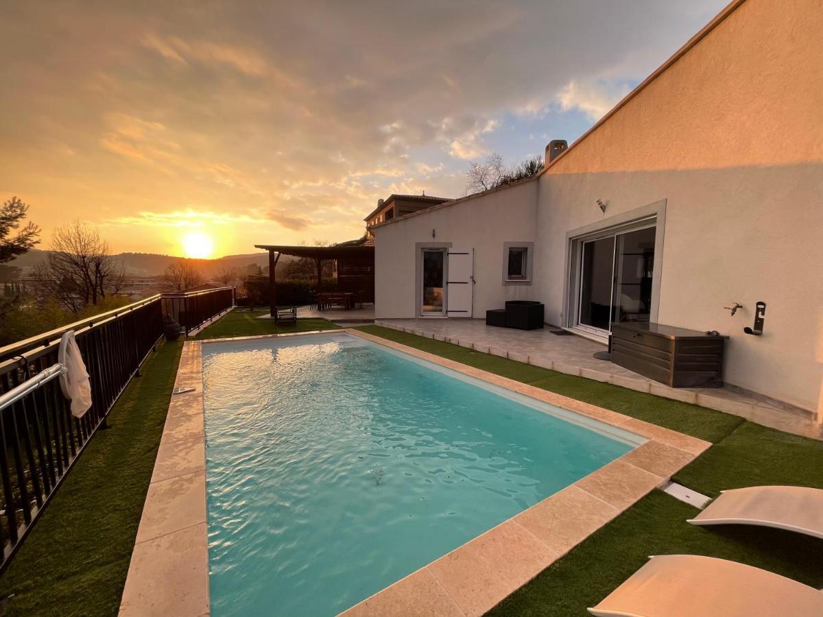 Villa Avec Piscine Cuers Εξωτερικό φωτογραφία